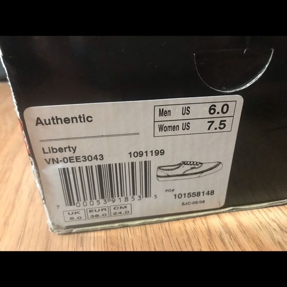 Vans - Picture 3 of 3